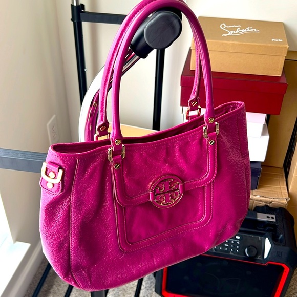 Tory Burch Amanda 2 Way Bag - Picture 2 of 9